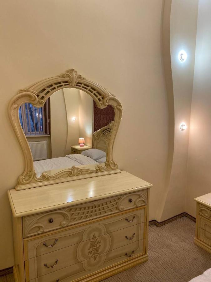 Apartment Veronica In Center ลวีฟ ภายนอก รูปภาพ